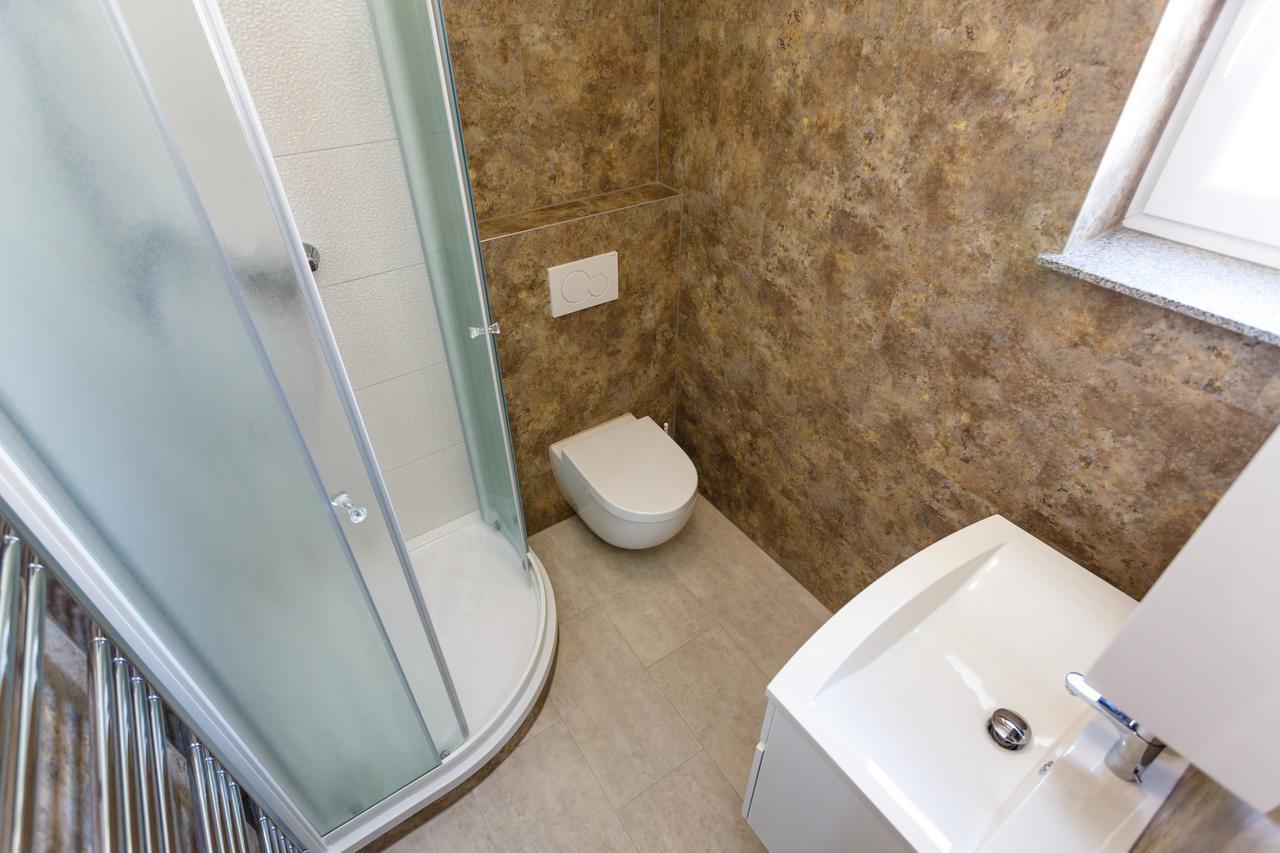 Apartments Vlado Krk Town Exterior photo